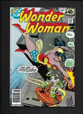 Buy Wonder Woman 255 NM 9.4 High Definition Scans * • 38.05£