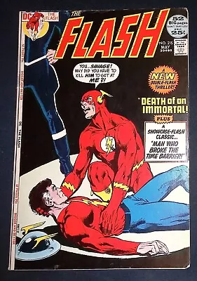 Buy The Flash #215 Bronze Age DC Comics F+ • 14.99£