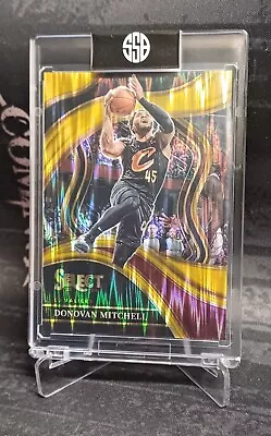 Buy 2023-24 Select Basketball Donovan Mitchell Courtside Gold Flash #03/10 • 82.42£