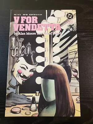 Buy V For Vendetta 1 (1988) - (NM-, 9.2) - Alan Moore, DC Comics  • 13.20£