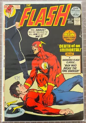 Buy The Flash #215,  Bronze Age DC Comic, 1972 4.5-5.5 • 25.62£