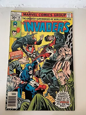 Buy US Marvel Invaders # 18 • 14.12£