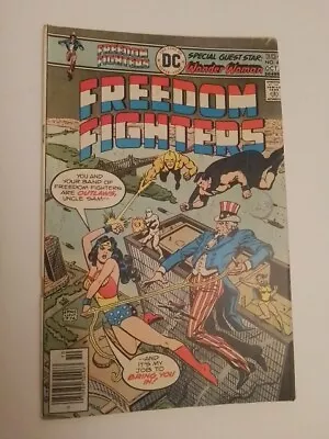 Buy DC Comic #4 Freedom Fighters Vs Wonder Woman October 1976   Vintage Original • 6£