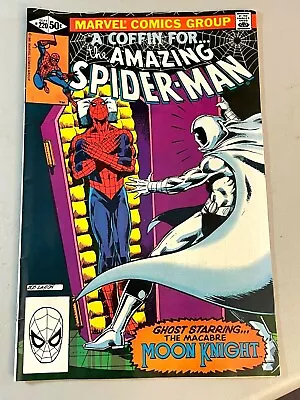 Buy  Amazing Spider-Man #220 / Moon Knight Appearance / 1981 / Comic Book • 23.26£